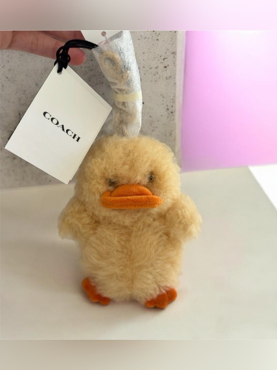 Coach Accessories - Adorable y Coach Shearling Ducky Bag Charm